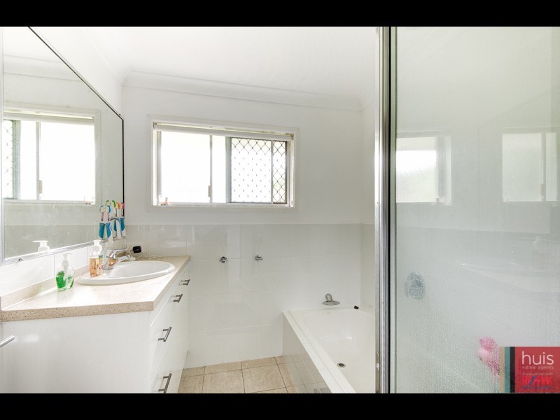 30 Ferol st, Coorparoo QLD 4151