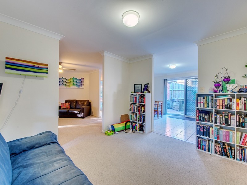 35 Amara Cr, Forest Lake QLD 4078