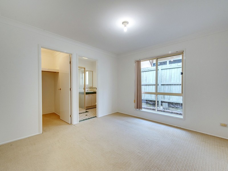7 Teasel Cr, Forest Lake QLD 4078