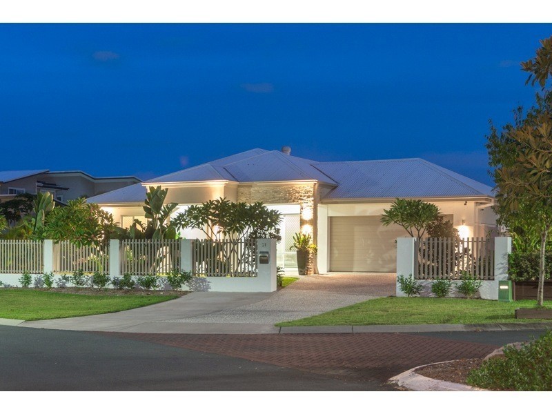 51 Condamine Drive, Sinnamon Park QLD 4073