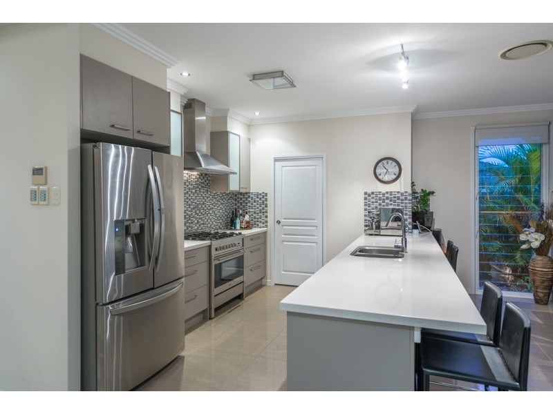 51 Condamine Drive, Sinnamon Park QLD 4073