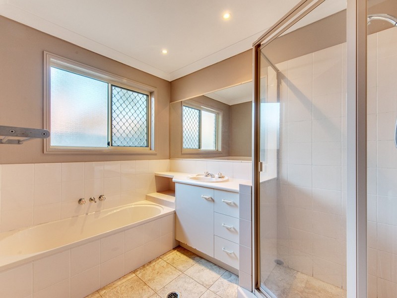 84 Serrata Circuit, Forest Lake QLD 4078