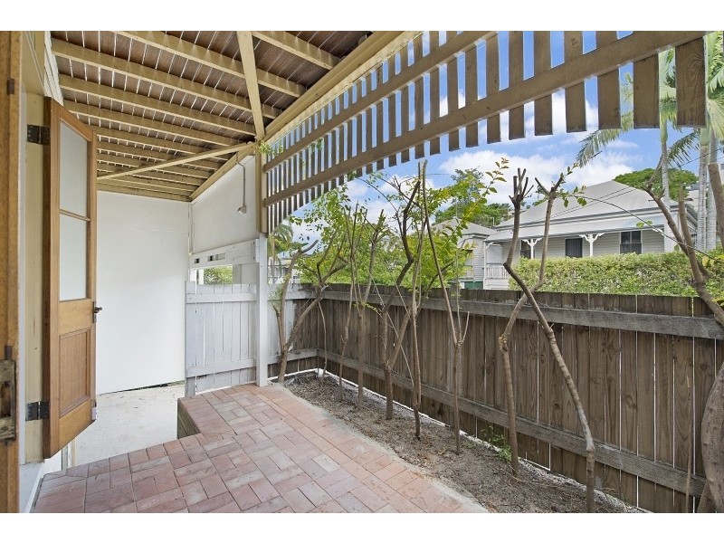 18 Emeline Street, Kelvin Grove QLD 4059