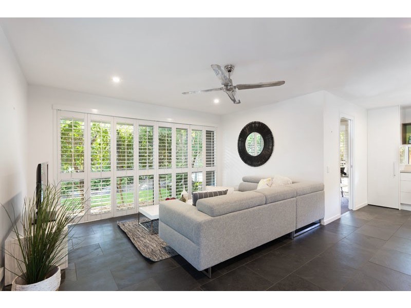 47 Greenford St, Chapel Hill QLD 4069