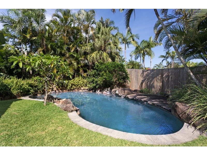 47 Greenford St, Chapel Hill QLD 4069