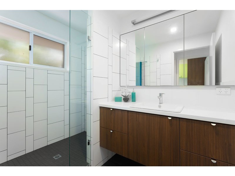 47 Greenford St, Chapel Hill QLD 4069