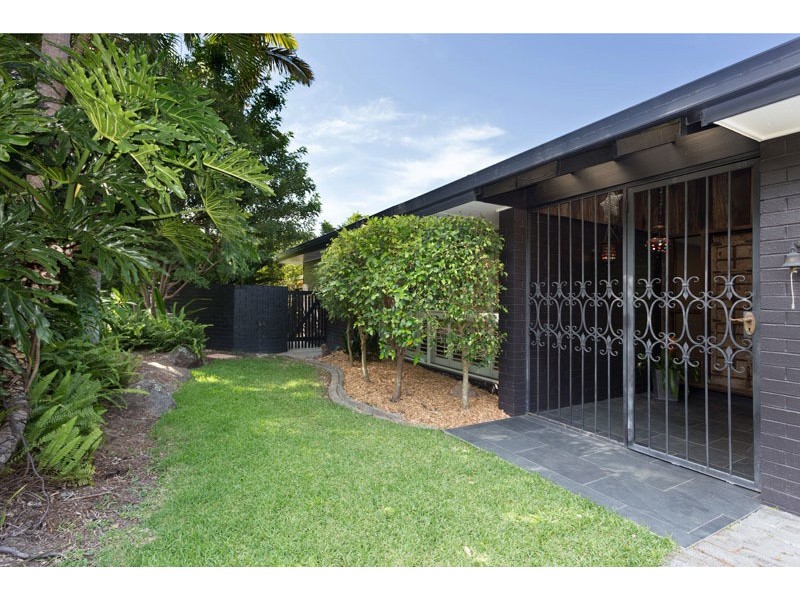 47 Greenford St, Chapel Hill QLD 4069