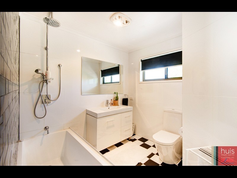 4 Pelsart Street, Belmont QLD 4153