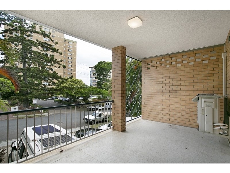 2/21 Glen Road, Toowong QLD 4066