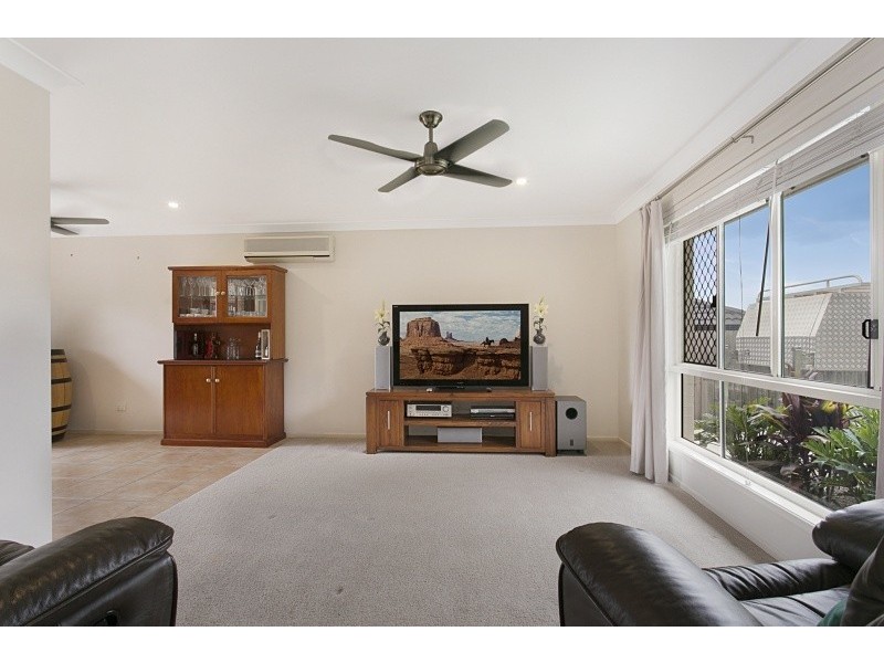 15 Ayside Close, Sinnamon Park QLD 4073