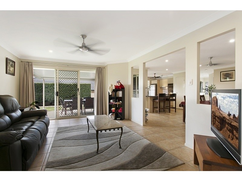 15 Ayside Close, Sinnamon Park QLD 4073