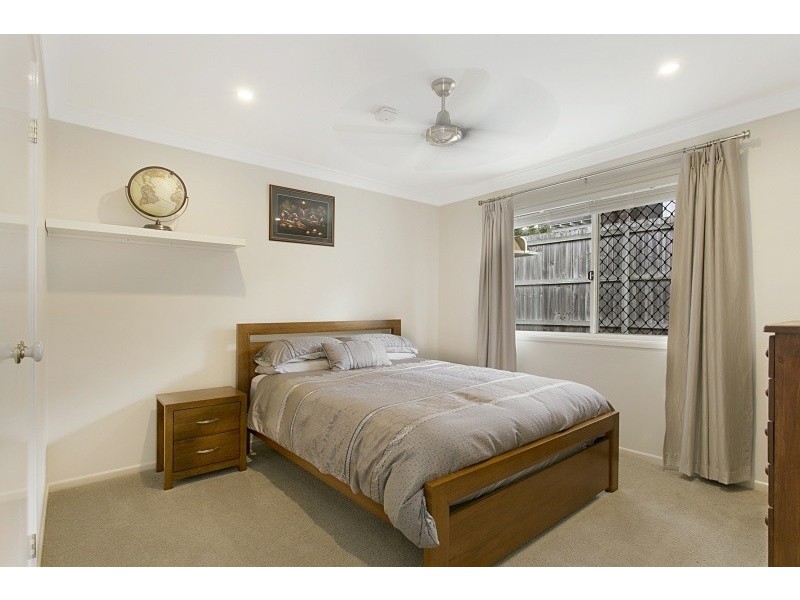15 Ayside Close, Sinnamon Park QLD 4073