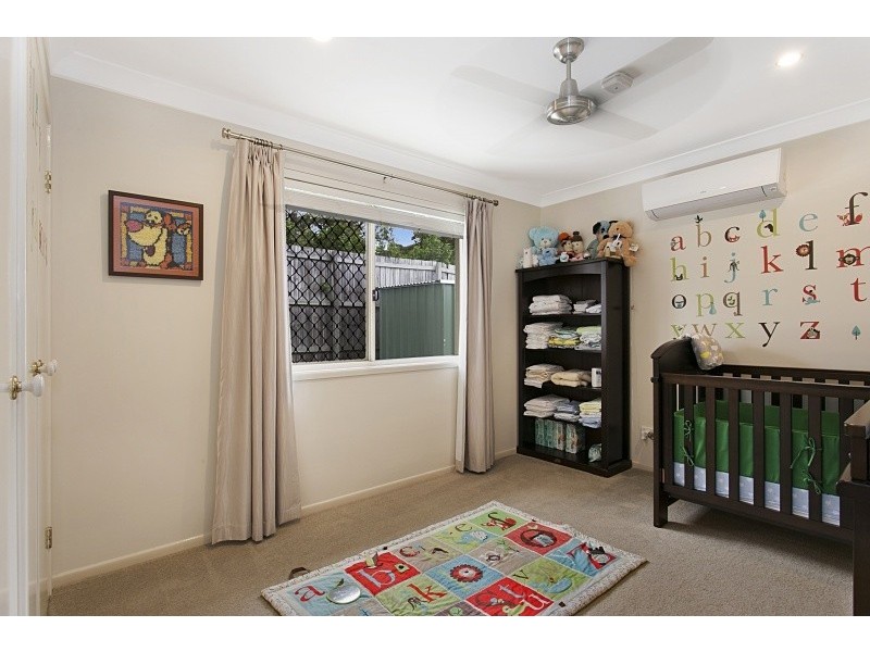 15 Ayside Close, Sinnamon Park QLD 4073