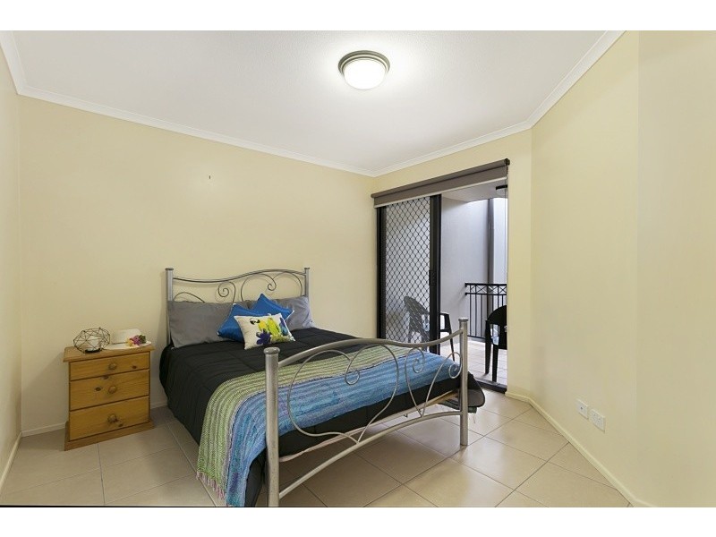 3/260 Sir Fred Schonell Drive, St Lucia QLD 4067