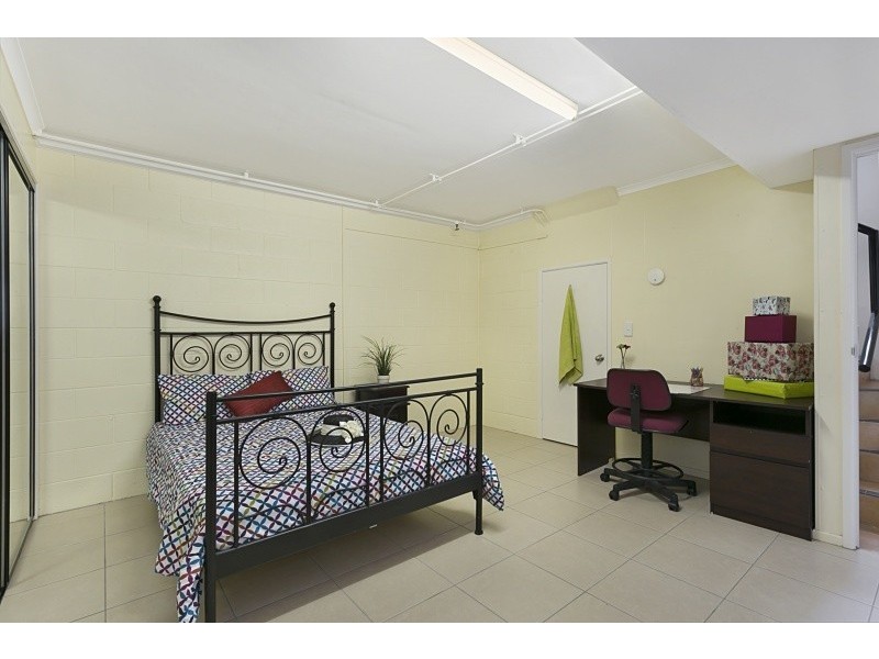 3/260 Sir Fred Schonell Drive, St Lucia QLD 4067