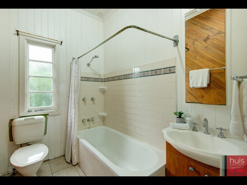 59 Frasers Rd, Ashgrove QLD 4060