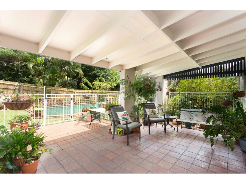 10 Dusk St, Kenmore QLD 4069