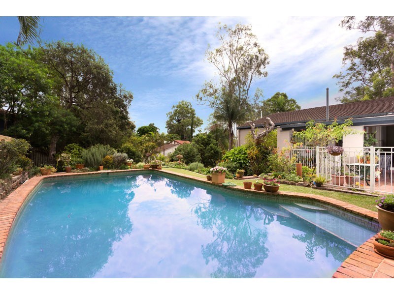 10 Dusk St, Kenmore QLD 4069