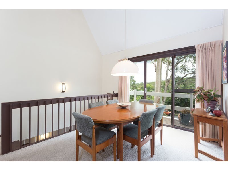 10 Dusk St, Kenmore QLD 4069