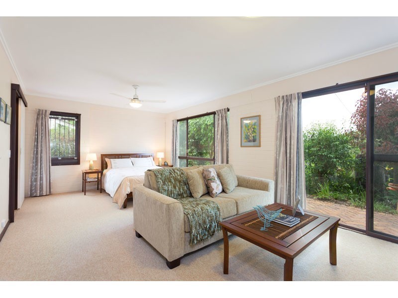 10 Dusk St, Kenmore QLD 4069