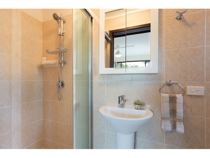 10 Dusk St, Kenmore QLD 4069