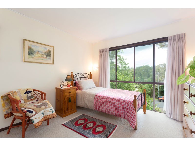 10 Dusk St, Kenmore QLD 4069