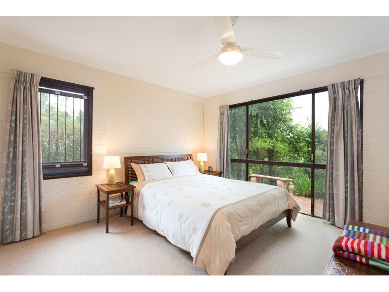 10 Dusk St, Kenmore QLD 4069