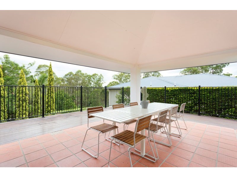 41 Regency Place, Kenmore Hills QLD 4069