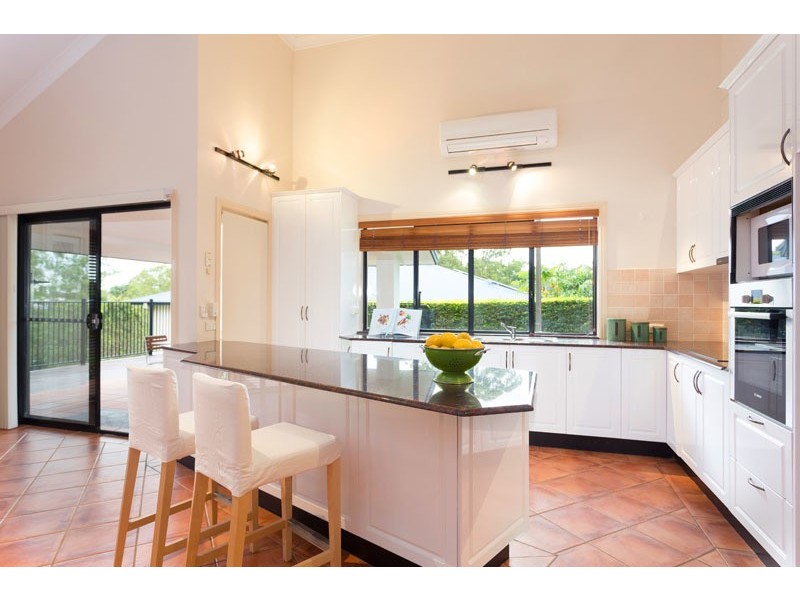 41 Regency Place, Kenmore Hills QLD 4069