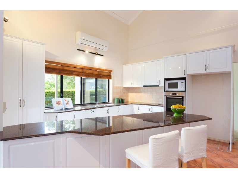41 Regency Place, Kenmore Hills QLD 4069