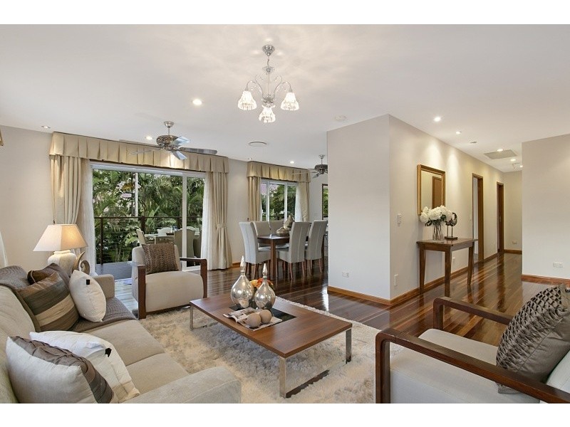 10 Bowaga Street, Indooroopilly QLD 4068