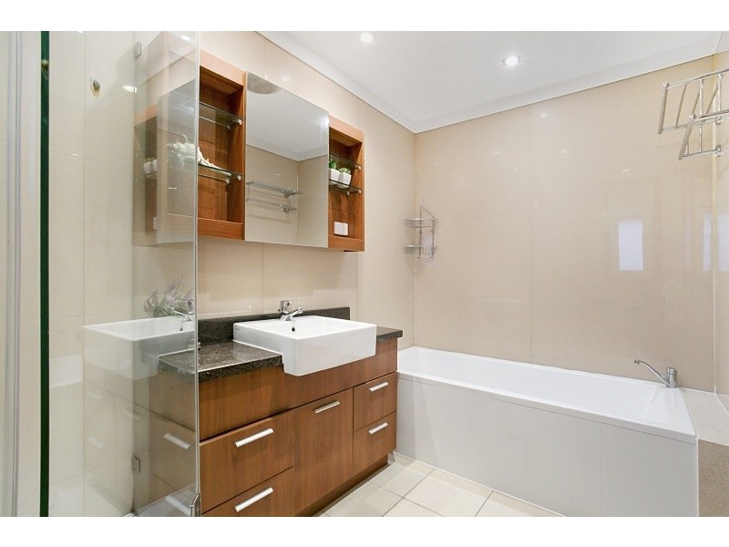 10 Bowaga Street, Indooroopilly QLD 4068