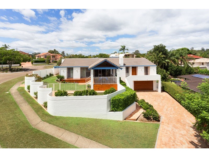 35 Drysdale Crescent, Brookfield QLD 4069
