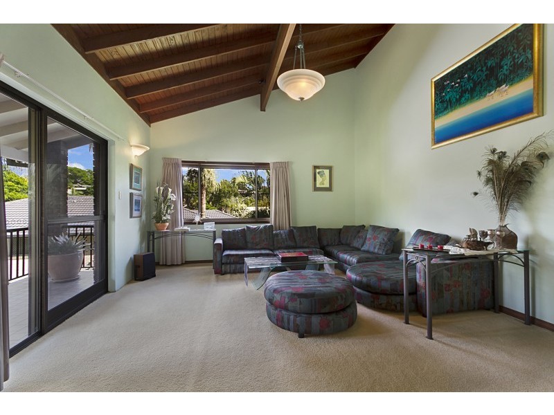 2 Logan Court, Mount Ommaney QLD 4074