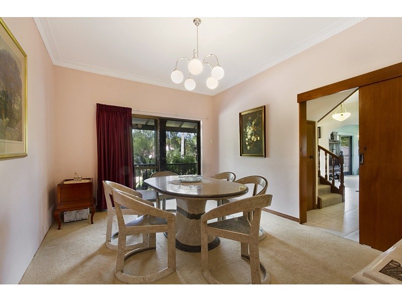 2 Logan Court, Mount Ommaney QLD 4074