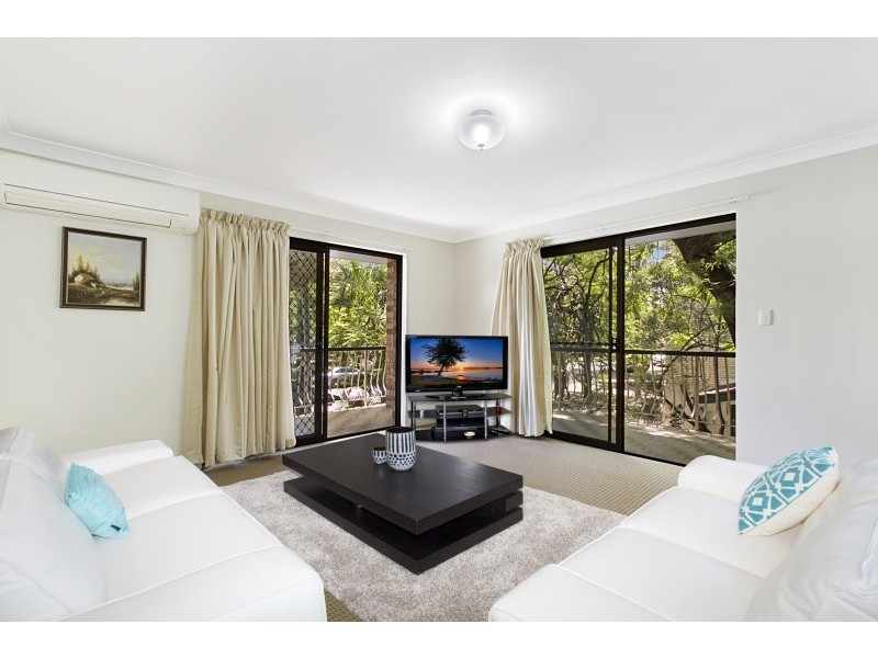 2/63 Macquarie Street, St Lucia QLD 4067