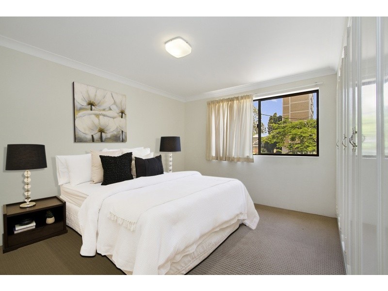 2/63 Macquarie Street, St Lucia QLD 4067