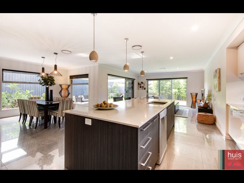 84 Cooper Cres, Rochedale QLD 4123