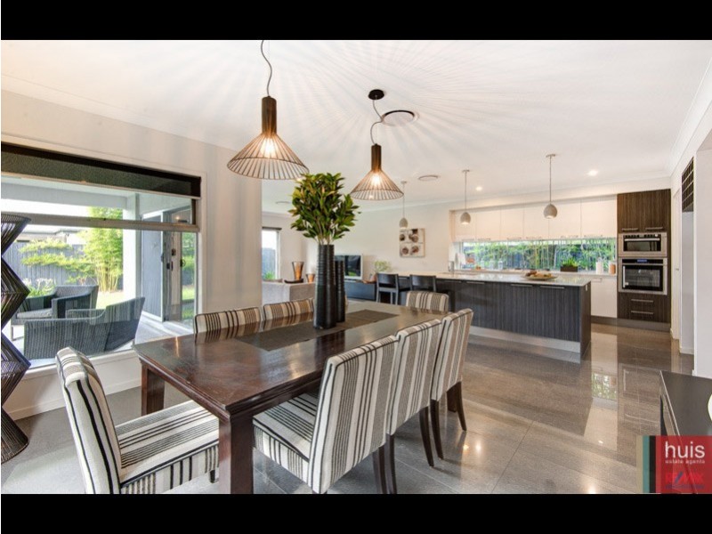 84 Cooper Cres, Rochedale QLD 4123