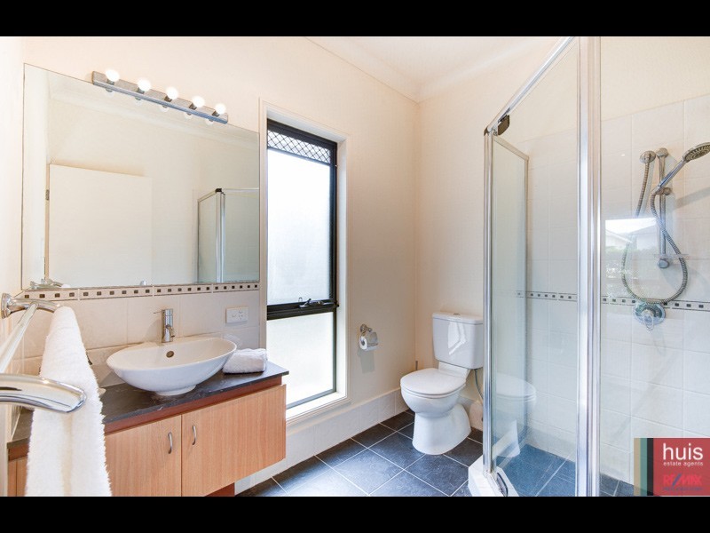 90 Brookeside Cres, Seventeen Mile Rocks QLD 4073