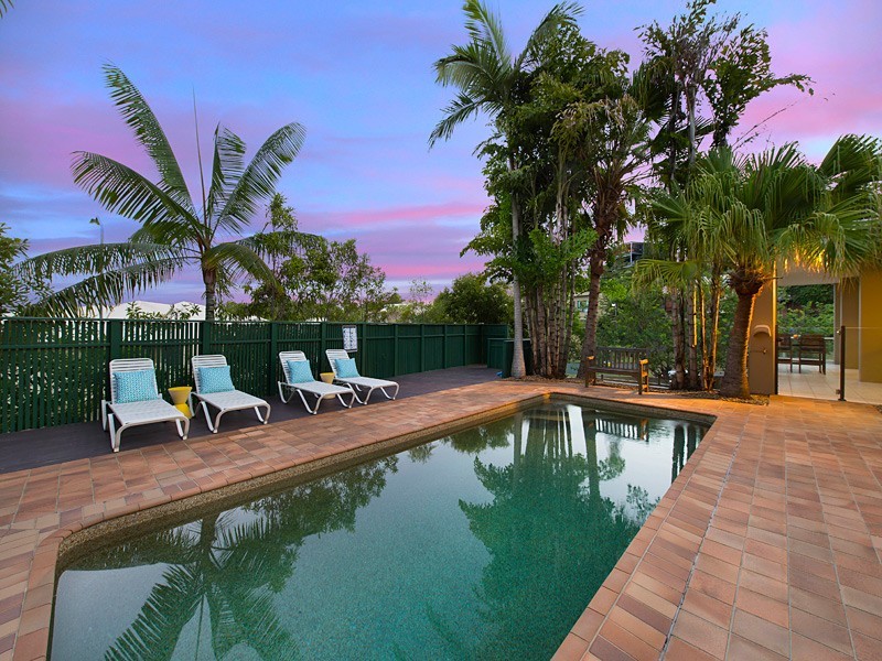 1 Golden Orchid Close, Bardon QLD 4065