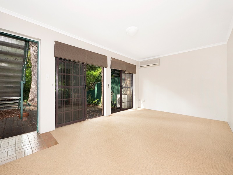 4/12 Woodstock Avenue, Taringa QLD 4068