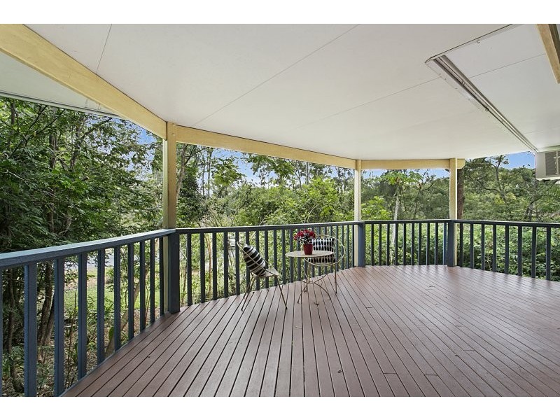 4 Nankoor St, Chapel Hill QLD 4069