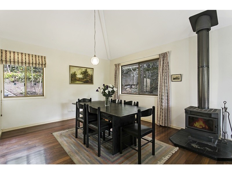 4 Nankoor St, Chapel Hill QLD 4069