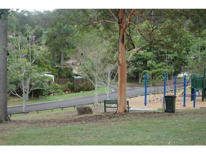 4 Nankoor St, Chapel Hill QLD 4069