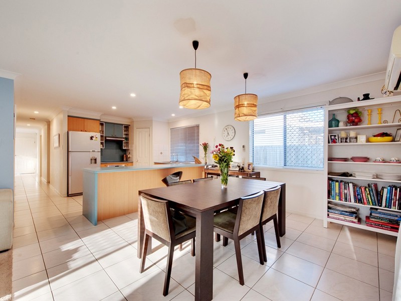 12 Taylor Place, Forest Lake QLD 4078