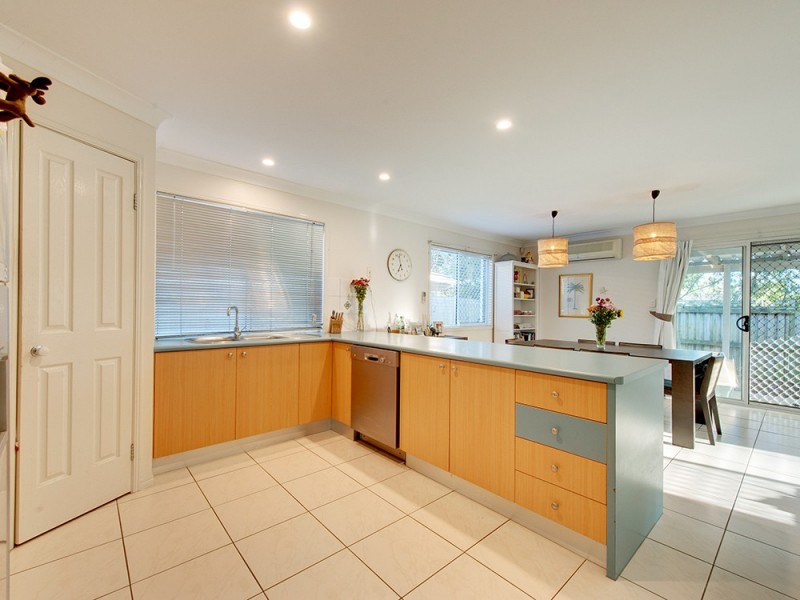 12 Taylor Place, Forest Lake QLD 4078