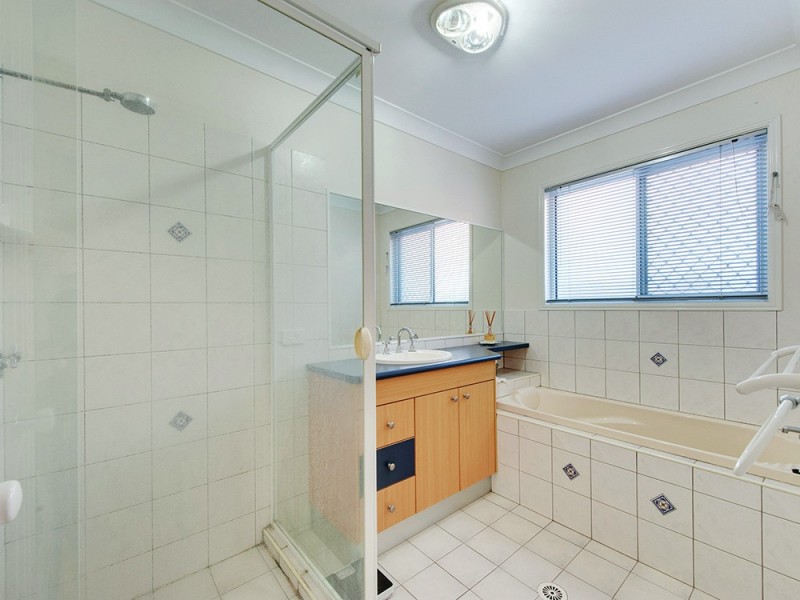 12 Taylor Place, Forest Lake QLD 4078