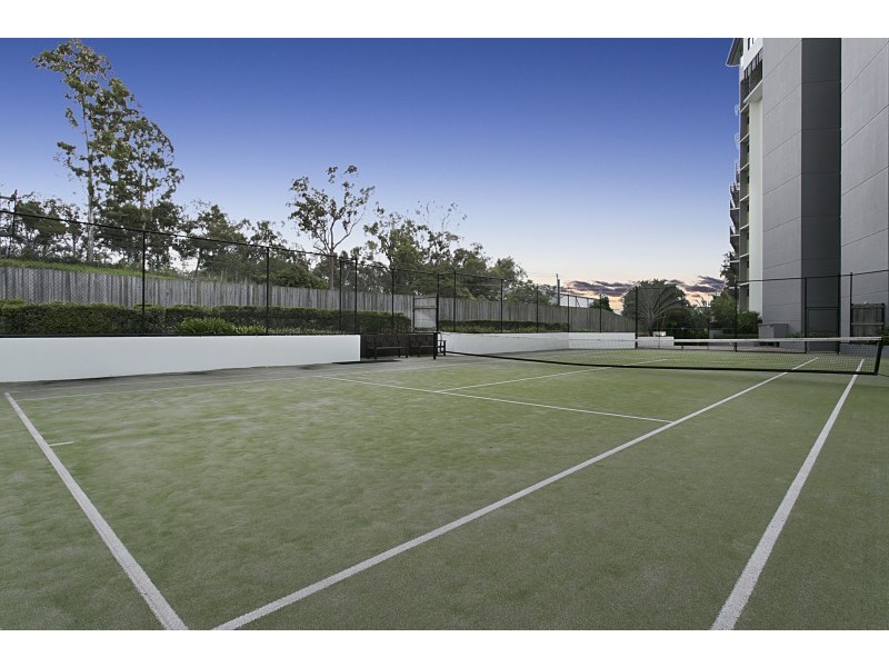 153/8 Land Street, Toowong QLD 4066