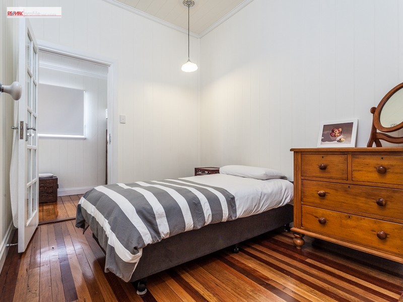 19 Claremont Street, Red Hill QLD 4059